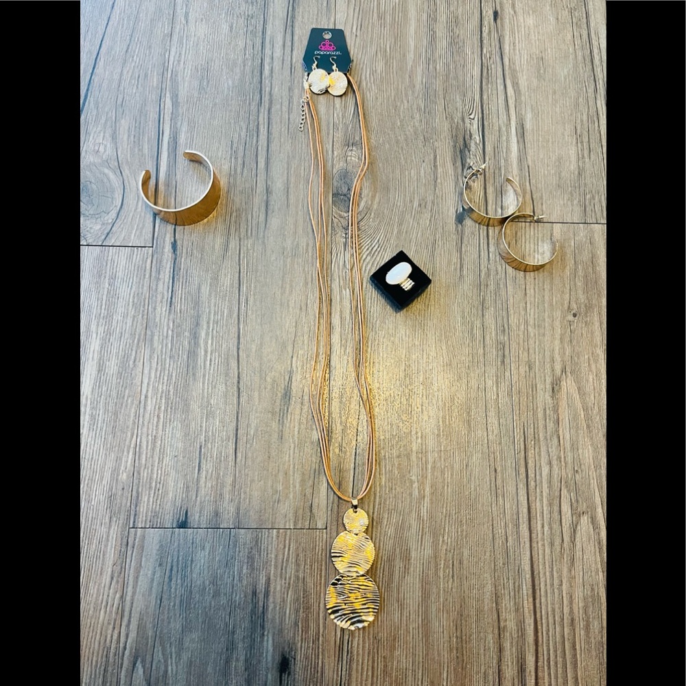Gold Jewelry Accessory Set